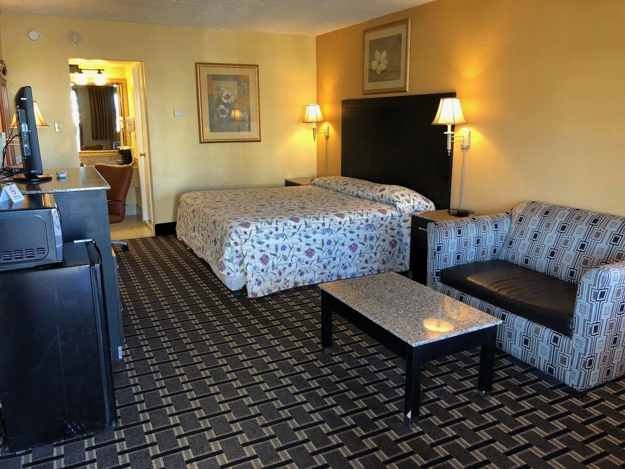 Knights Inn Mount Laurel Exterior photo